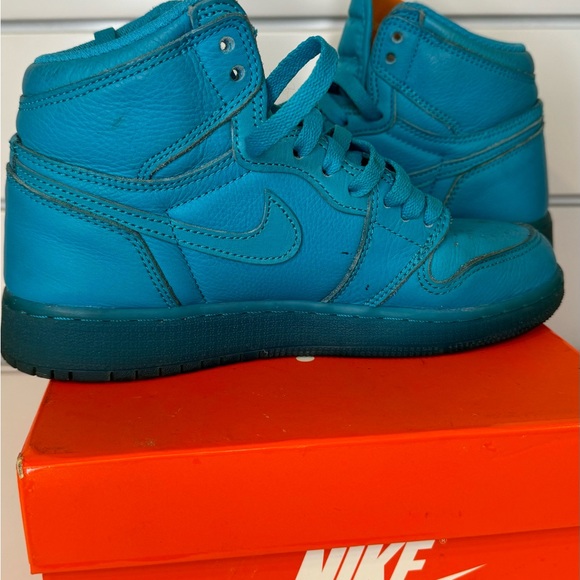 Jordan 1 Retro High
Gatorade Blue Lagoon - Picture 6 of 9